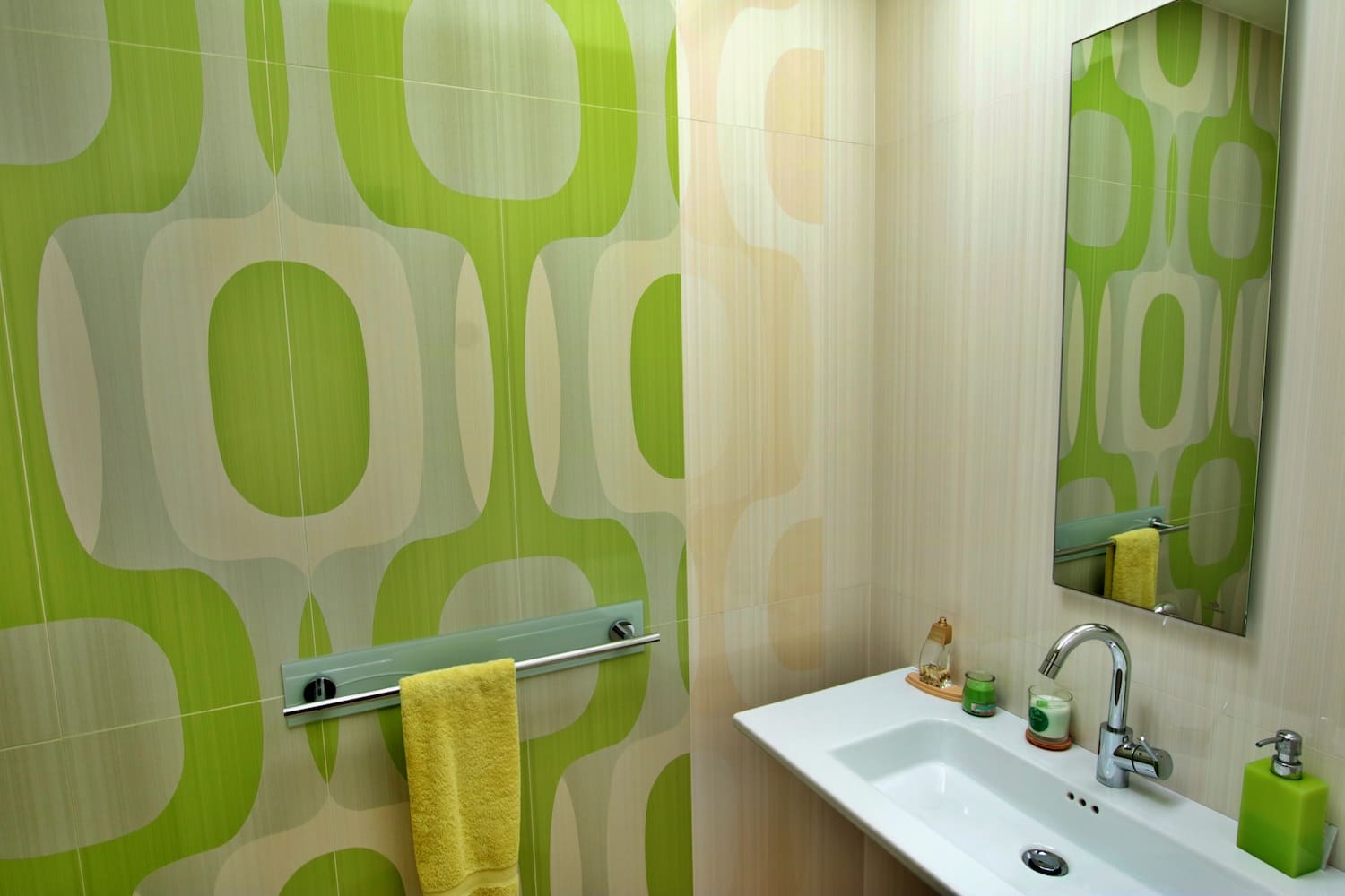 BATHROOM with hand basin