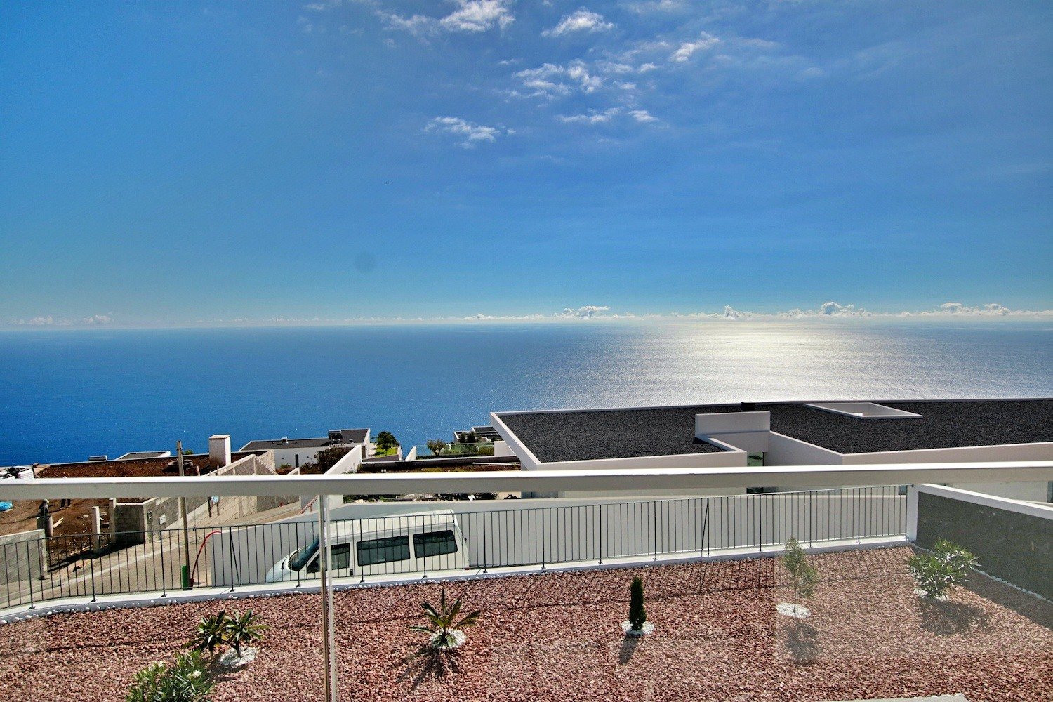 Sea view seen from the garden area