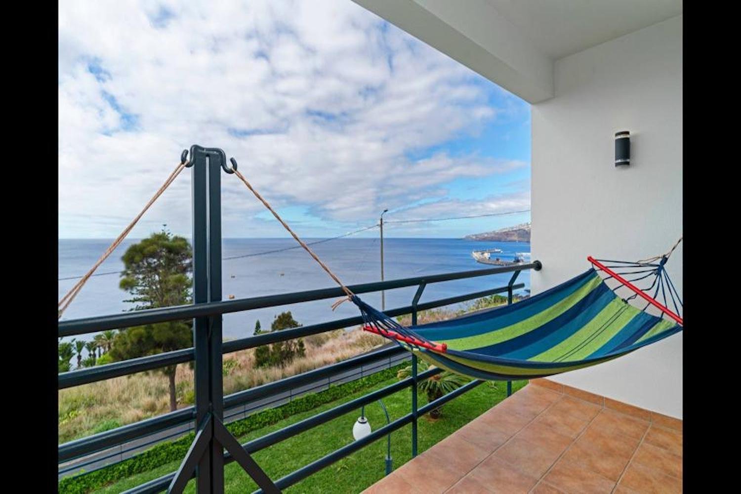 Veranda with sea view